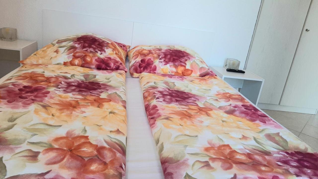Helles Doppelzimmer Mit Bad, Terrasse Und Pool, Seperater Eingang, Liznjan, Istrien Ližnjan Exterior foto