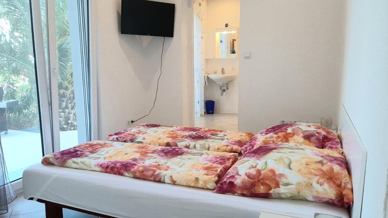 Helles Doppelzimmer Mit Bad, Terrasse Und Pool, Seperater Eingang, Liznjan, Istrien Ližnjan Exterior foto